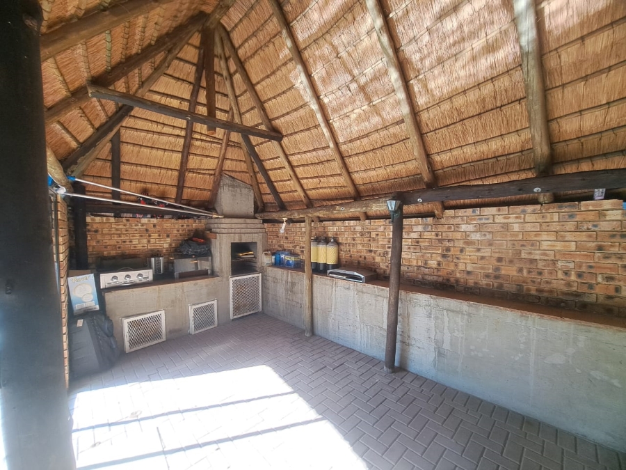 5 Bedroom Property for Sale in Protea Park North West